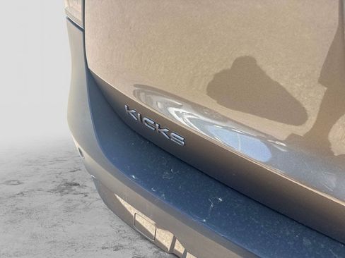 Used 2025 Nissan Kicks SV AWD/4WD image 6