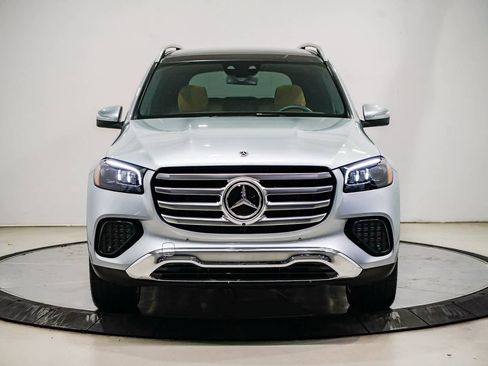Used 2025 Mercedes-Benz GLS 450 4MATIC image 6