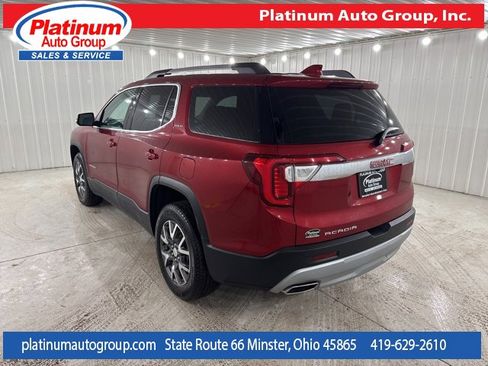 Used 2023 GMC Acadia SLE w/ Driver Convenience Package image 3