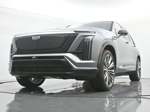 New 2026 Cadillac Vistiq Premium Luxury w/ LPO, Floor Liner Package image 15