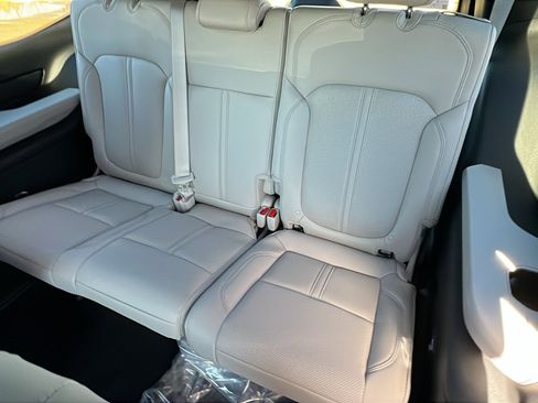 New 2026 Jeep Grand Wagoneer 2WD image 20