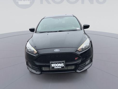 Used 2018 Ford Focus ST FWD image 4