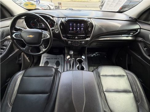 Used 2020 Chevrolet Traverse Premier FWD image 34