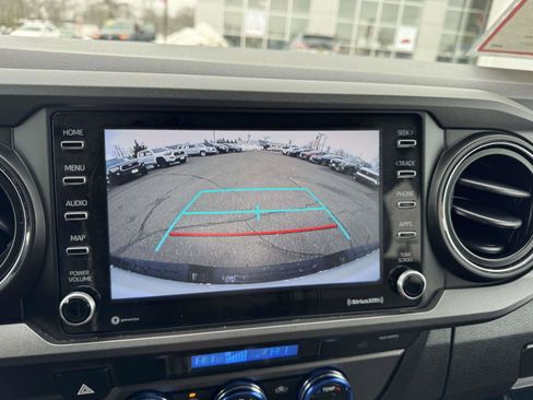 Certified 2022 Toyota Tacoma TRD Off-Road image 35