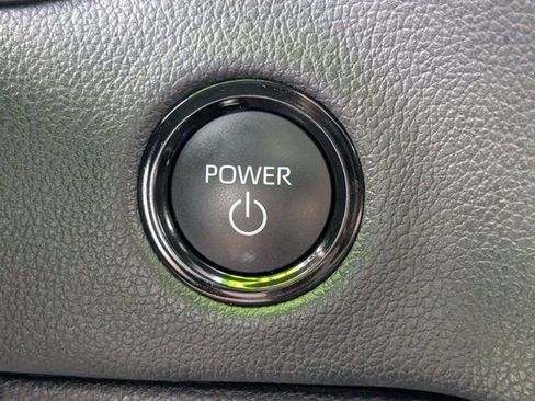 Used 2025 Toyota Tundra Limited AWD/4WD image 26