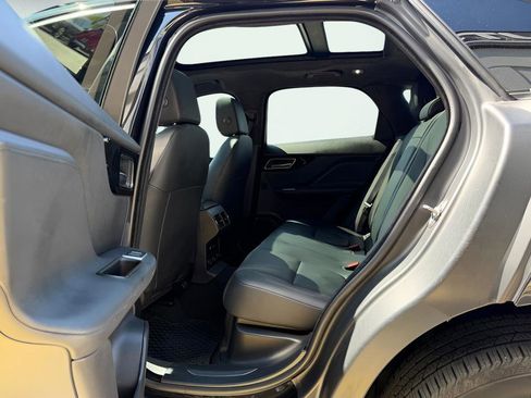 Used 2019 Jaguar F-PACE Premium AWD/4WD image 20