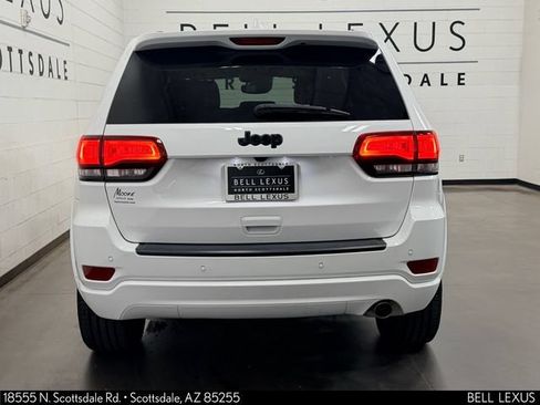 Used 2022 Jeep Grand Cherokee Laredo X RWD image 5