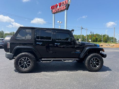 Used 2007 Jeep Wrangler Unlimited Sahara w/ Dual Top Group AWD/4WD image 8