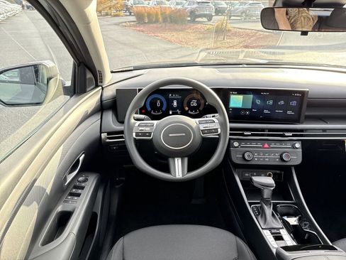 New 2026 Hyundai Tucson SE image 16
