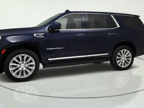 Used 2023 GMC Yukon Denali AWD/4WD image 2