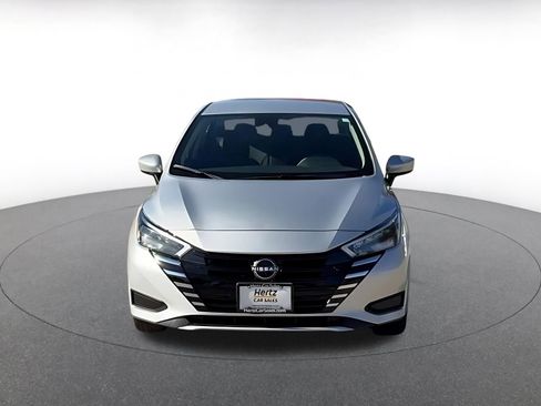 Used 2025 Nissan Versa SV image 4