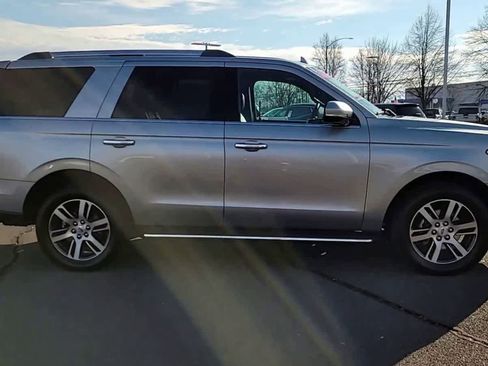 Used 2023 Ford Expedition Limited image 9