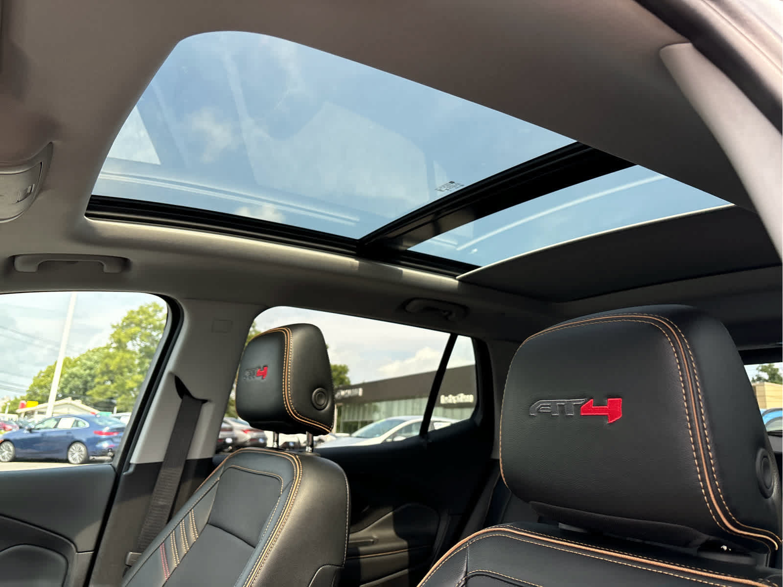 Certified 2024 GMC Terrain AT4 AWD/4WD image 9
