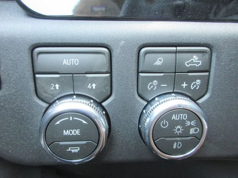 New 2026 GMC Sierra 1500 SLT w/ SLT Premium Plus Package AWD/4WD image 16