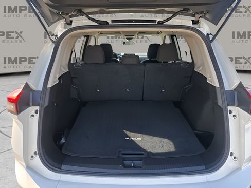 Used 2024 Nissan Rogue S image 26