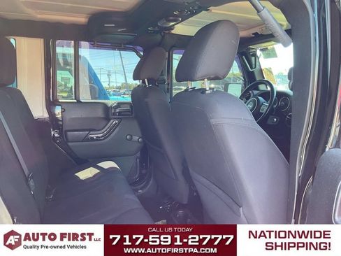 Used 2017 Jeep Wrangler Unlimited Sport w/ Connectivity Group AWD/4WD image 10