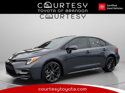 Certified 2025 Toyota Corolla SE image 1