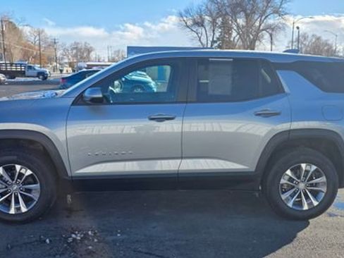 Used 2025 Chevrolet Equinox LT image 4