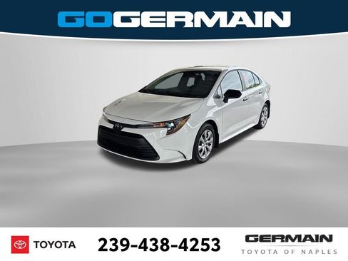 Used 2025 Toyota Corolla LE image 1