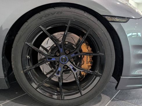 Used 2013 Nissan GT-R Black Edition AWD/4WD image 5