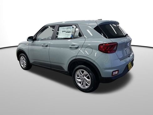 New 2026 Hyundai Venue SE image 3