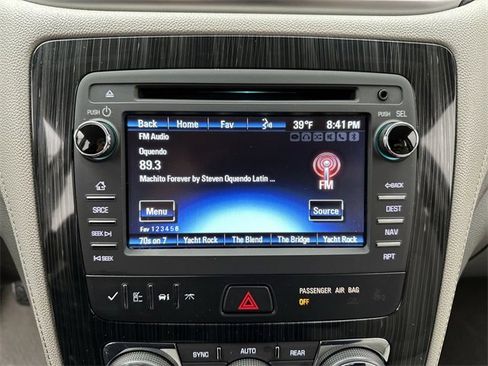 Used 2016 Chevrolet Traverse LT image 16