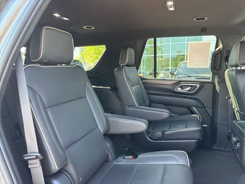 Used 2024 Chevrolet Tahoe Premier AWD/4WD image 22