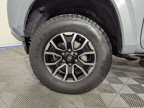 Used 2021 Toyota Tacoma TRD Sport image 9