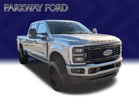 Used 2023 Ford F250 XL w/ STX Appearance Package image 3