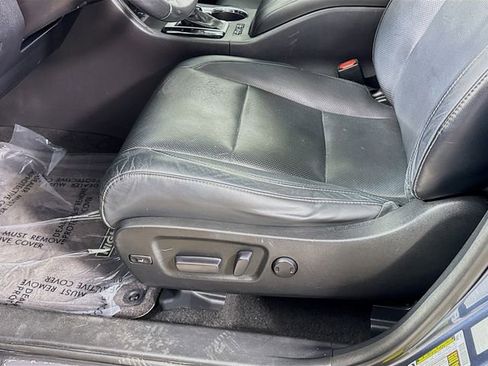 Used 2015 Toyota Highlander Limited image 20