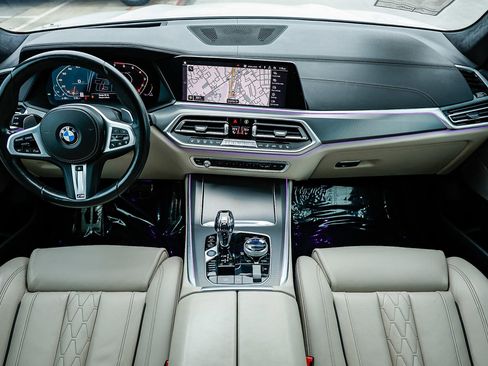 Used 2020 BMW X5 M50i w/ Executive Package image 10