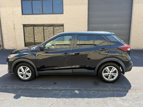Used 2021 Nissan Kicks S FWD image 2