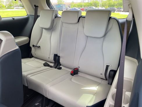 New 2026 Kia Carnival EX FWD image 13