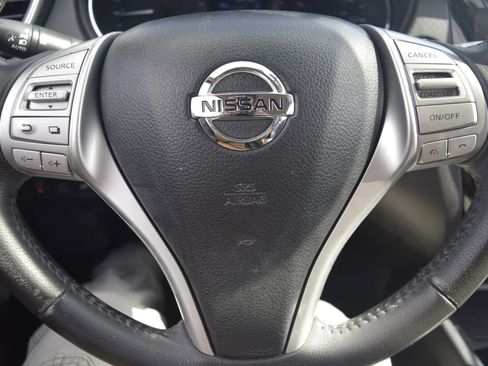 Used 2015 Nissan Rogue SL w/ SL Premium Package image 13