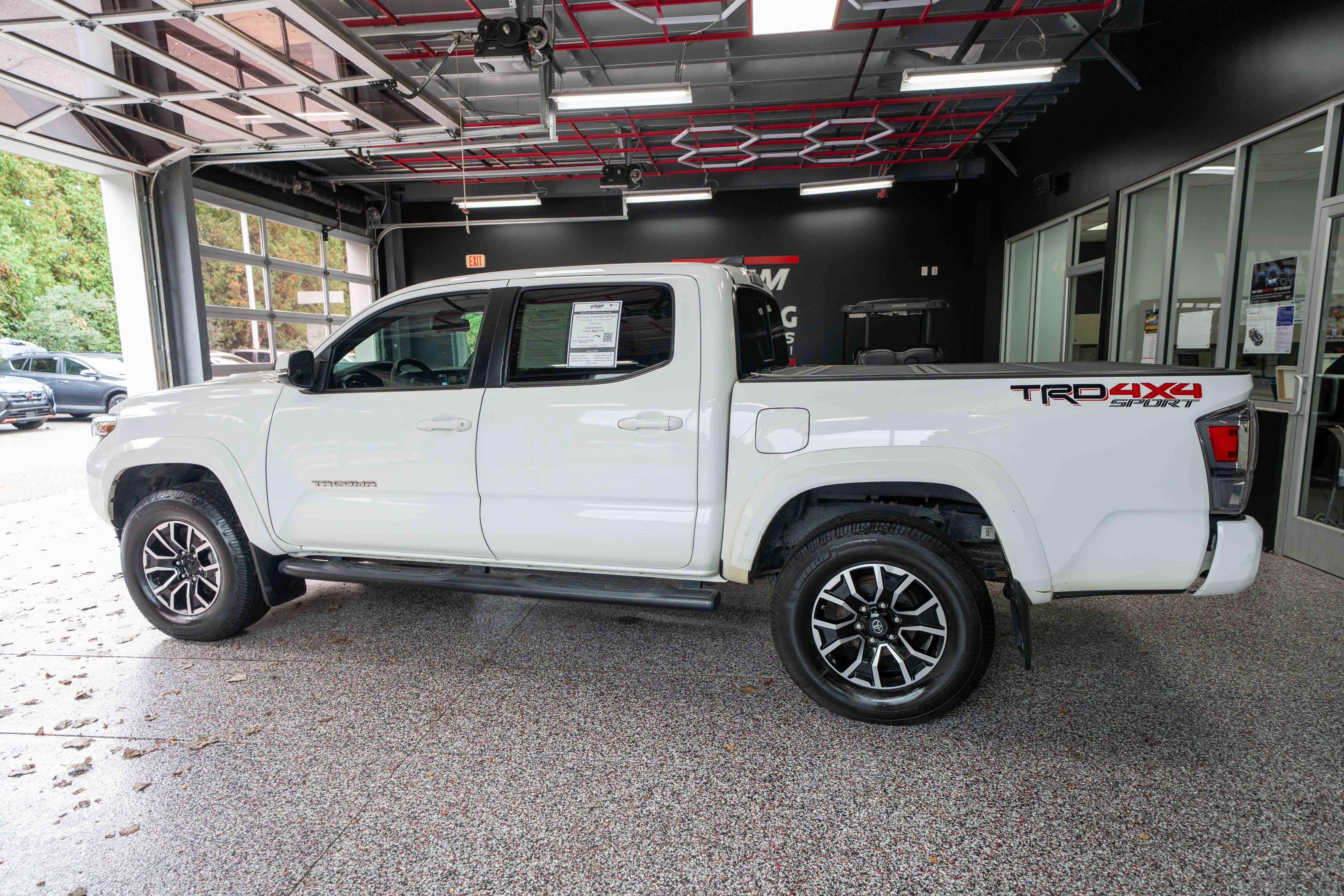 Used 2020 Toyota Tacoma TRD Sport w/ Technology Package AWD/4WD image 2