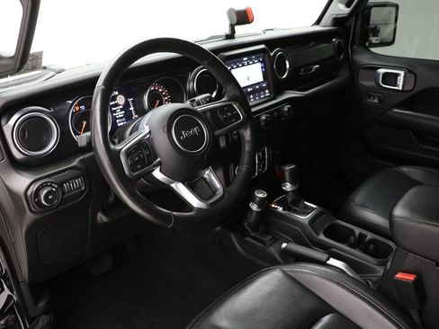 Used 2022 Jeep Wrangler Unlimited Sahara image 13