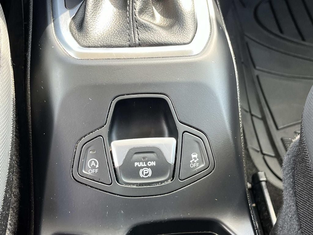 Used 2023 Jeep Renegade Latitude AWD/4WD image 16