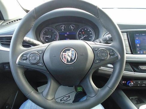 Used 2020 Buick Enclave Essence w/ Sound and Sites Package AWD/4WD image 7