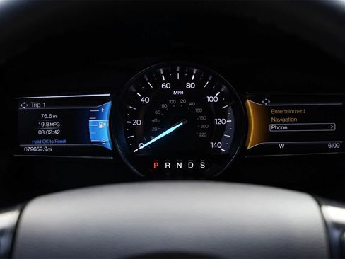 Used 2018 Ford Explorer XLT w/ Equipment Group 202A image 12