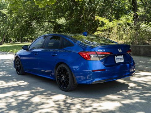 Used 2024 Honda Civic Sport image 7