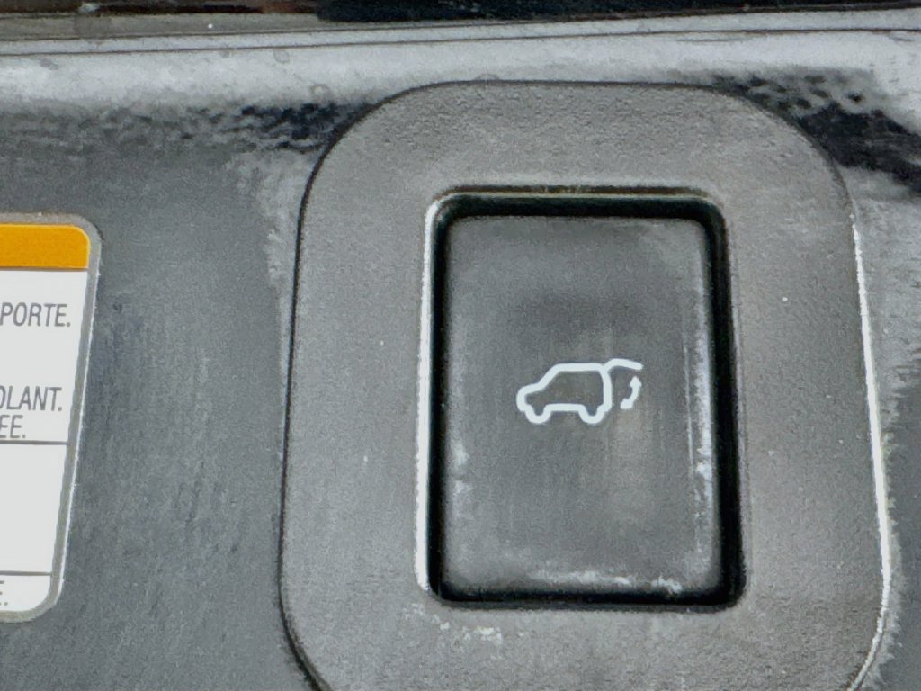 Used 2016 Toyota Sienna SE FWD image 30