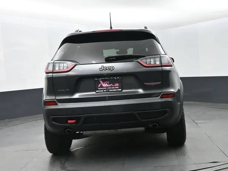 Used 2022 Jeep Cherokee Trailhawk w/ Premium Leather Package AWD/4WD image 8