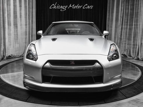 Used 2009 Nissan GT-R Premium AWD/4WD image 7