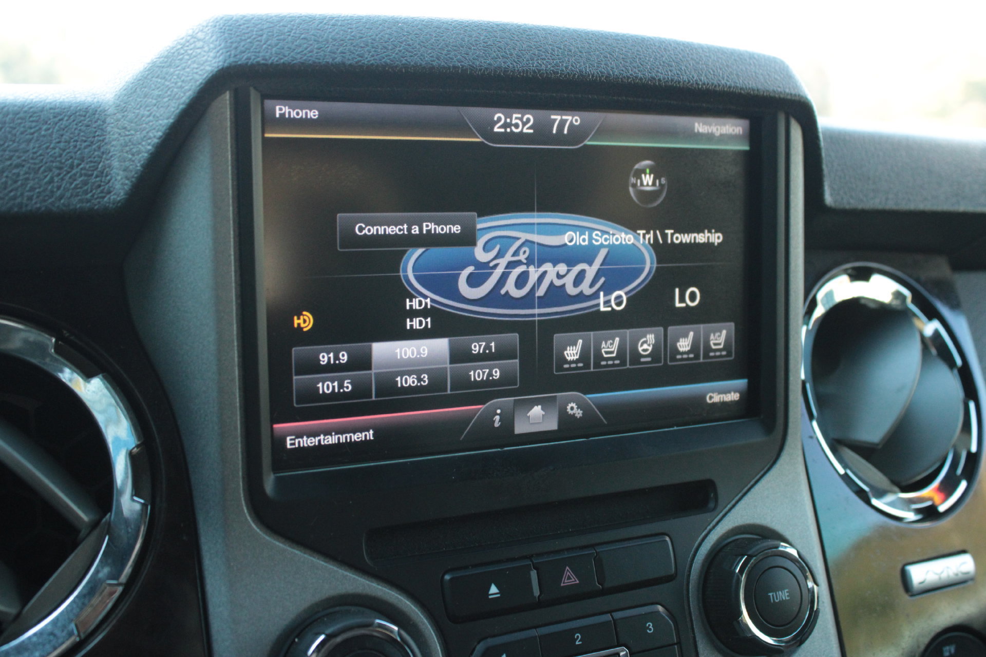 Used 2015 Ford F250 Platinum AWD/4WD image 41