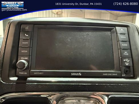 Used 2014 Chrysler Town & Country Touring image 19