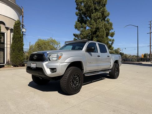 Used 2013 Toyota Tacoma PreRunner w/ SR5 Pkg RWD image 2