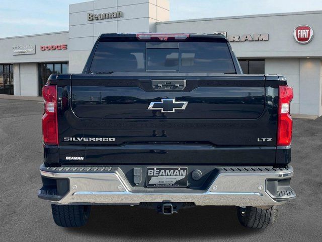 Used 2022 Chevrolet Silverado 1500 LTZ w/ LTZ Premium Package AWD/4WD image 6