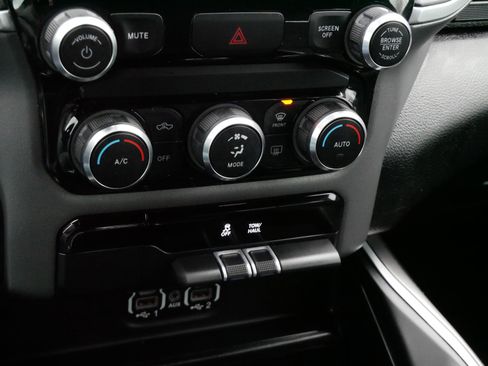 Used 2022 RAM 1500 Big Horn RWD image 23