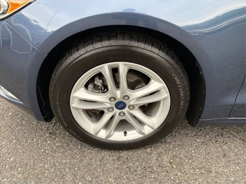 Used 2018 Ford Fusion SE w/ Fusion SE Technology Package FWD image 16