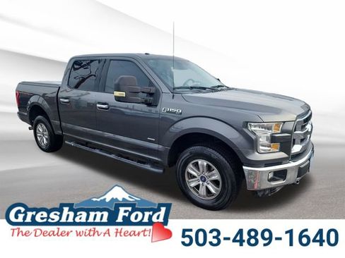 Used 2015 Ford F150 XLT w/ Trailer Tow Package image 8